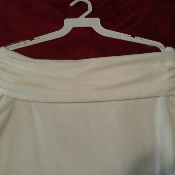 LE LIS Size MED off white top only one left!!!! - Picture 7 of 7